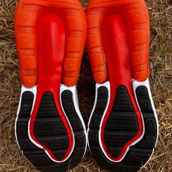 NEW Nike size 6 Mens Air Max 270 Mantra Orange shoes